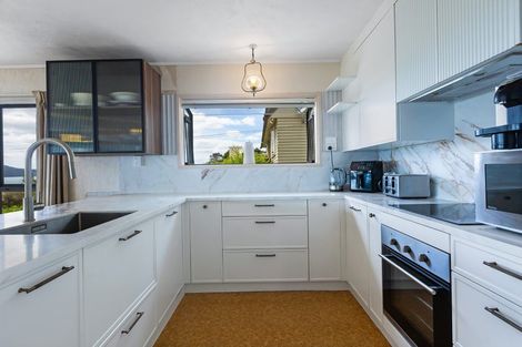 Photo of property in 20 Leslie Road, Cable Bay, 0420
