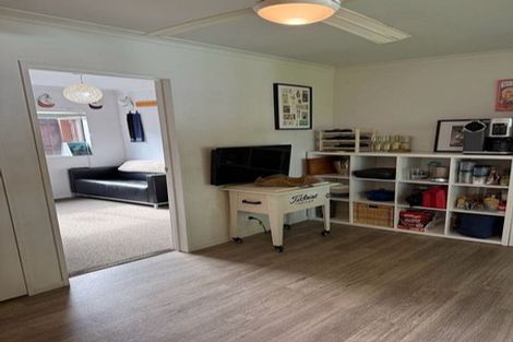 Photo of property in 7 Minaret Drive, Bucklands Beach, Auckland, 2014