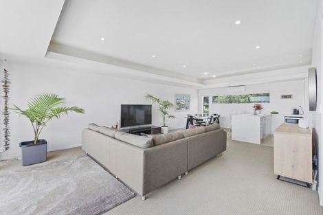 Photo of property in 3/49 Browns Road, Browns Bay, Auckland, 0630