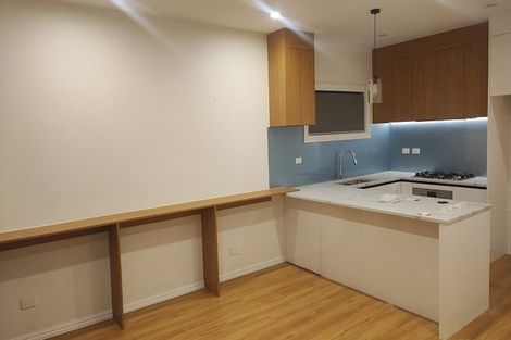 Photo of property in 2 Oakheart Way, Forrest Hill, Auckland, 0620