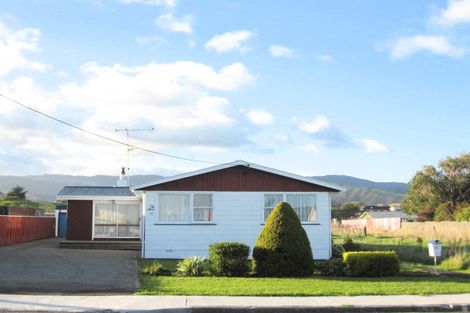 Photo of property in 14 Freemans Road, Otaki, 5512