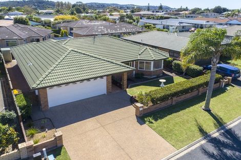 Photo of property in 18 Dan Tori Place, Orewa, 0931