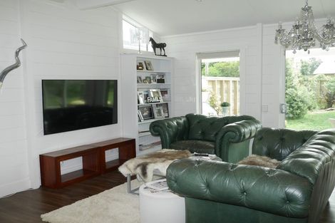 Photo of property in 46 Ngapaki Street, Waikanae Beach, Waikanae, 5036