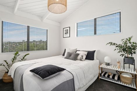 Photo of property in 2/87 Nigel Road, Browns Bay, Auckland, 0630