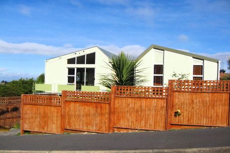 Photo of property in 5 Larkins Street, Helensburgh, Dunedin, 9010