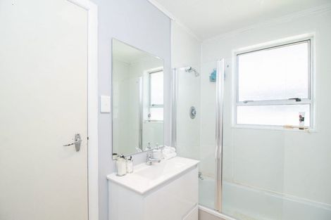 Photo of property in 270b Wellington Road, Wainuiomata, Lower Hutt, 5014