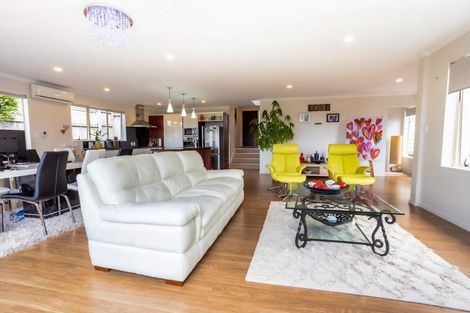 Photo of property in 941 East Coast Road, Torbay, Auckland, 0630