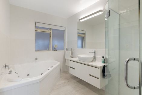 Photo of property in 2/28 The Mall, Mount Maunganui, 3116