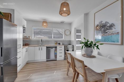 Photo of property in 84 Pacific Road, North New Brighton, Christchurch, 8083