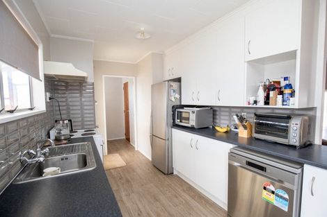 Photo of property in 30 Mahana Road, Ngatea, 3503