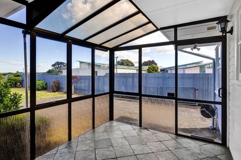 Photo of property in 25 Hunter Street, Hawera, 4610