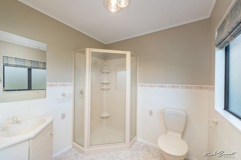 Photo of property in 18 Crestview Grove, Belmont, Lower Hutt, 5010