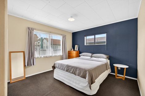 Photo of property in 2/27 Nuffield Avenue, Marewa, Napier, 4110