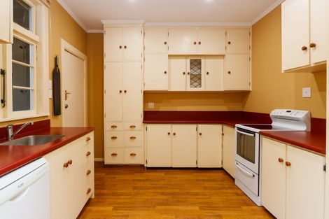 Photo of property in 21 Phoenix Avenue, Hokowhitu, Palmerston North, 4410