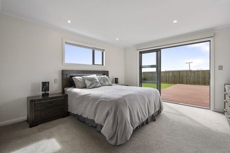 Photo of property in 27 Silicon Way, Fitzherbert, Palmerston North, 4410
