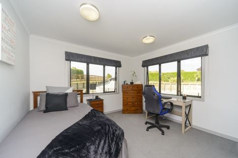 Photo of property in 45e Briarwood Road, Kelvin Grove, Palmerston North, 4470
