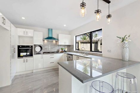 Photo of property in 18b Riverpark Crescent, Henderson, Auckland, 0610