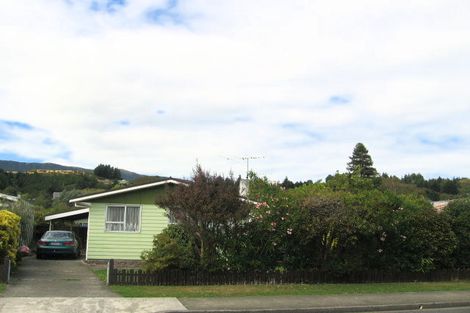 Photo of property in 66 Oregon Drive, Maoribank, Upper Hutt, 5018