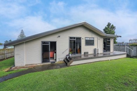 Photo of property in 51 Youngs Road, Papakura, 2110