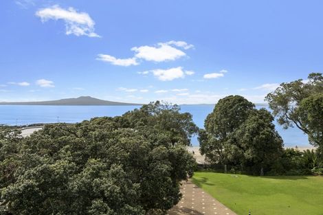 Photo of property in 4/5d The Promenade, Takapuna, Auckland, 0622