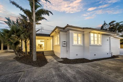 Photo of property in 43 Aramoana Avenue, Devonport, Auckland, 0624