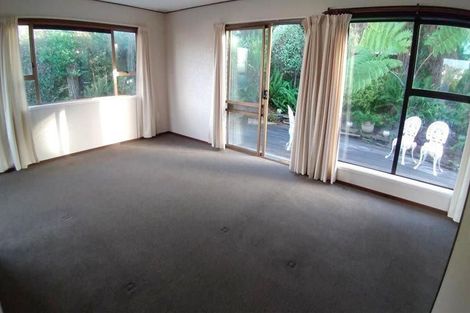Photo of property in 2/9 Seaton Road, Murrays Bay, Auckland, 0630