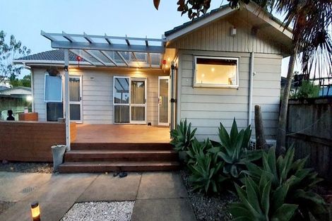 Photo of property in 38 Darren Crescent, Half Moon Bay, Auckland, 2012
