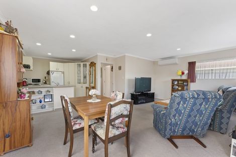 Photo of property in 2/156 Carrington Street, Lower Vogeltown, New Plymouth, 4310