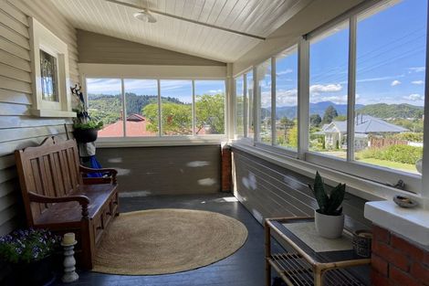 Photo of property in 71 Kent Street, Picton, 7220