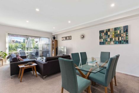 Photo of property in 33 Popokatea Drive, Takanini, 2112