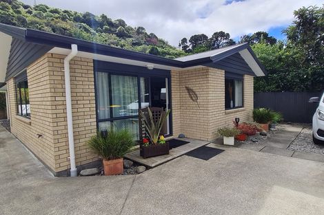 Photo of property in 38 Mcdougall Grove, Haywards, Lower Hutt, 5018