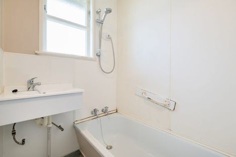 Photo of property in 59 Roberts Avenue, Bayswater, Auckland, 0622