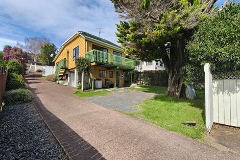 Photo of property in 2/717 East Coast Road, Browns Bay, Auckland, 0630