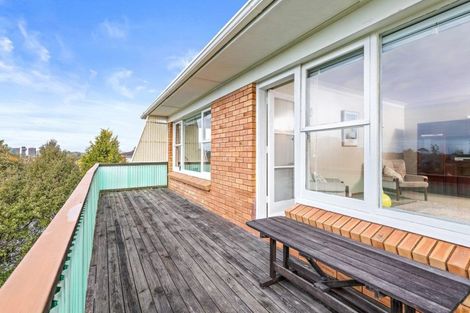 Photo of property in 9 Margaret Place, Milford, Auckland, 0620