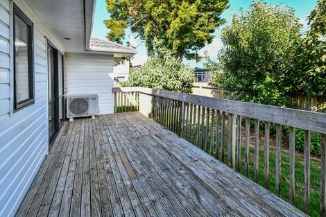 Photo of property in 60 Mckean Avenue, Manurewa, Auckland, 2102