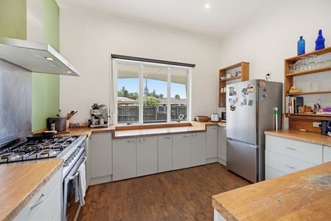 Photo of property in 9 Ruataniwha Street, Waipawa, 4210