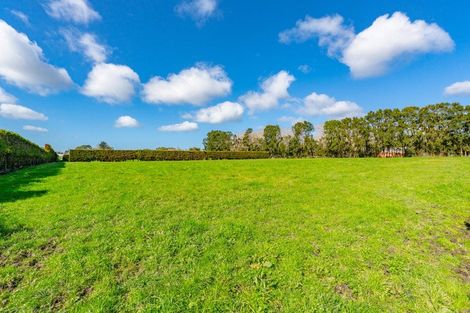 Photo of property in 42 Taupaki Road, Taupaki, 0782