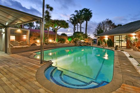 Photo of property in 8 Gigi Place, Conifer Grove, Takanini, 2112