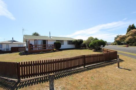 Photo of property in 1 Waitara Place, Tokoroa, 3420