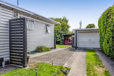 Photo of property in 4 Karaka Street, Merrilands, New Plymouth, 4312