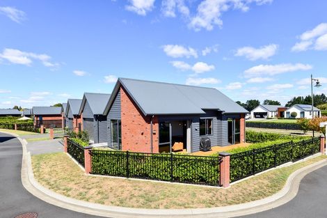 Photo of property in 2 Garland Lane, Leamington, Cambridge, 3432