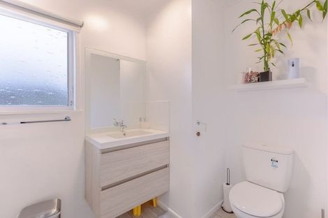 Photo of property in 4 Upham Crescent, Taradale, Napier, 4112