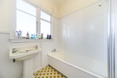 Photo of property in 9 Summerhays Street, Terrace End, Palmerston North, 4410