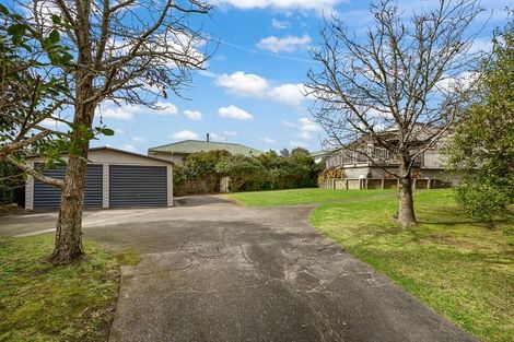 Photo of property in 1 Surf Road, Stanmore Bay, Whangaparaoa, 0932