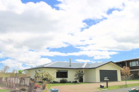 Photo of property in 4 Astelia Way, Waipahihi, Taupo, 3330