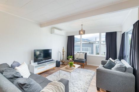 Photo of property in 17 Ngata Grove, Trentham, Upper Hutt, 5018