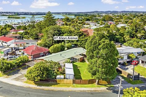Photo of property in 2/7 Alwyn Avenue, Te Atatu South, Auckland, 0610