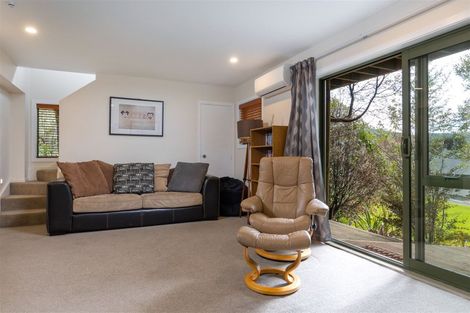 Photo of property in 21 Amelia Crescent, Waikawa, Picton, 7220