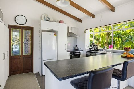 Photo of property in 6 Punga Place, Whitianga, 3510