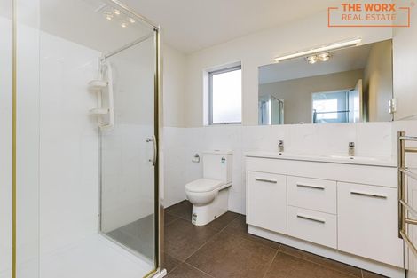 Photo of property in 11 Regis Park Drive, Pukekohe, 2120